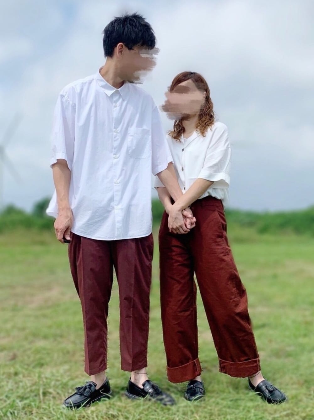 「ペアルック、リンクコーデ、シミラールック、ダークブラウン、きれいめカジュアル、LAKOLE、Dr.Martens、溺愛じじい、にゃにゃ」｜「GUのブロードオーバーサイズシャツ（5分袖）（シャツ/ブラウス、ホワイト系）」を使った、とうちゃんさん（メンズ・182cm）の夏コーディネートの1枚目の写真