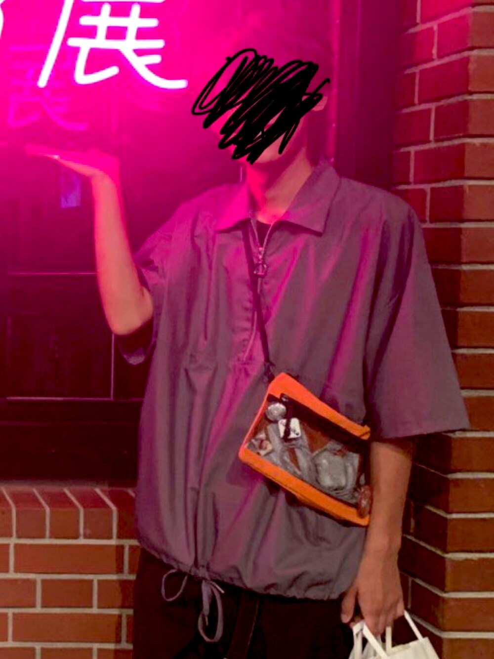「大人カジュアル、ごまかしコーデ、年末WEAR感謝祭、カジュアルコーデ、いいね、save、フォローお願いします🤑」｜「四次元ポケットより便利のアイテム（バッグ、オレンジ系）」を使った、アリゲイツ井上さん（メンズ・177cm）の冬コーディネートの1枚目の写真