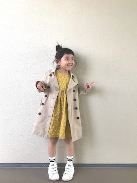 「petit main（プティマイン）のアイテム（トレンチコート）」を使った、kapoさん（キッズ・110cm）の春コーディネート