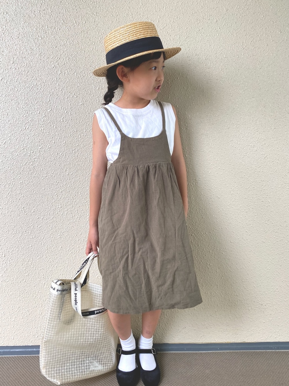 「これが私をアゲる服、休日スタイル、カンカン帽、夏コーデ、バレエシューズ、ワンピース、シンプルコーデ、カジュアルコーデ、麦わら帽子、ノースリーブ」｜「yieldの【PixyPlanet】Kids Straw Kankan（キッズ/子供用） KCX-H90977（ハット、ブラック系）」を使った、kapoさん（キッズ・120cm）の春コーディネートの1枚目の写真
