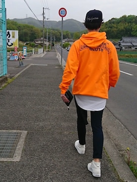 「off-white CHROME HEARTSのアイテム（パーカー、オレンジ系）」を使った、shige   Dolla  ＄ignさん（メンズ・175cm）の夏コーディネート