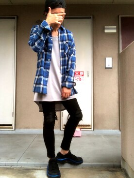 「Fear of God Los Angeles（フィアーオブゴッドロサンゼルス）のアイテム（Tシャツ/カットソー、ブルー系）」を使った、shige   Dolla  ＄ignさん（メンズ・175cm）の夏コーディネート