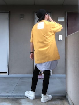 「VETEMENTS（ヴェトモン）のアイテム（Tシャツ/カットソー、イエロー系）」を使った、shige   Dolla  ＄ignさん（メンズ・175cm）の夏コーディネート