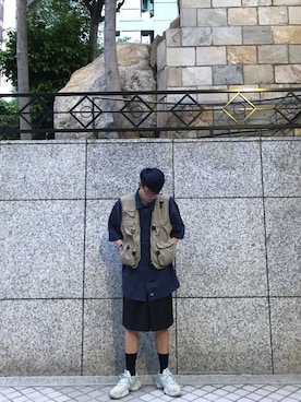「repos（ルポ）のアイテム（パンツ）」を使った、江彥さん（メンズ・178cm）の春コーディネート