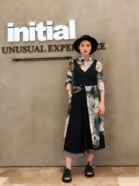 「initial（イニシャル）のアイテム（シャツワンピース）」を使った、長情不移さん（レディース・160cm）の春コーディネート