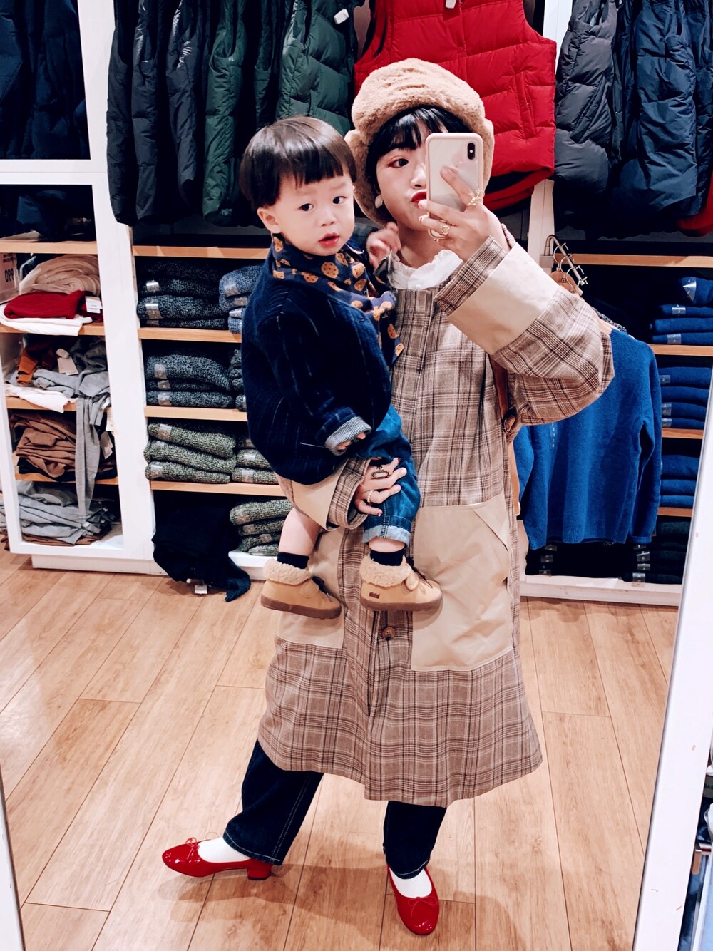 「UNUSEDのアイテム（テーラードジャケット、ゴールド系）」を使った、yukaさん（レディース・153cm）の冬コーディネートの1枚目の写真
