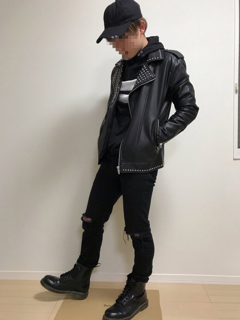 「かんこく、ライダース、オールブラック」｜「ZARAのアイテム（ライダースジャケット、ブラック系）」を使った、ぴろろんさん（メンズ・170cm）の冬コーディネートの1枚目の写真