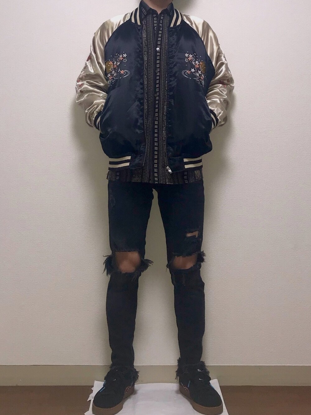 「古着、古着コーデ、古着MIX、令和チンピラ」｜「Bershkaのアイテム（デニムパンツ、ブラック系）」を使った、ぴろろんさん（メンズ・170cm）の春コーディネートの1枚目の写真