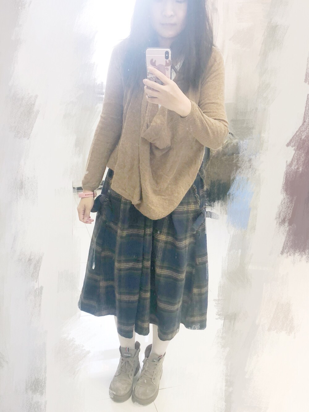 「earth music&ecologyのアイテム（ニット/セーター、ベージュ系）」を使った、berniceさん（レディース・163cm）の春コーディネートの1枚目の写真