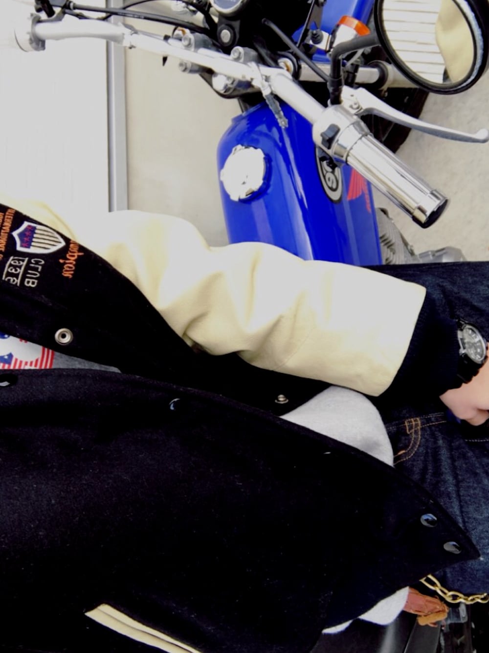 「エイプ、バイク、バイクスタイル、アメカジ」｜「BEN DAVISのアイテム（ジャケット/アウター、ブラック系）」を使った、KOMATAKUさん（メンズ・173cm）の秋コーディネートの1枚目の写真