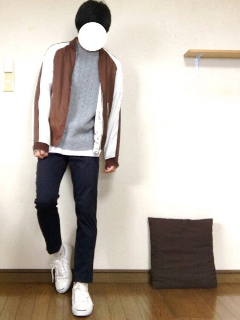 「スカジャン、ストレッチパンツ、ジャックパーセル」｜「RAGEBLUEの＜2WAY仕様＞リバーシブルスカジャン/745780（ブルゾン、ブラウン系）」を使った、りんたろうさん（メンズ・175cm）の冬コーディネートの1枚目の写真