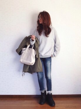 「Ungrid（アングリッド）のインディゴフレイドヘムストスリ（デニムパンツ）」を使った、みーさん（レディース・171cm）の冬コーディネート