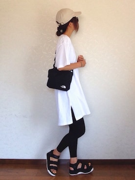 「ALLUMER（アリュメール）のアイテム（Tシャツ/カットソー）」を使った、みーさん（レディース・171cm）の夏コーディネート