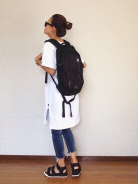「ALLUMER（アリュメール）のアイテム（Tシャツ/カットソー）」を使った、みーさん（レディース・171cm）の夏コーディネート