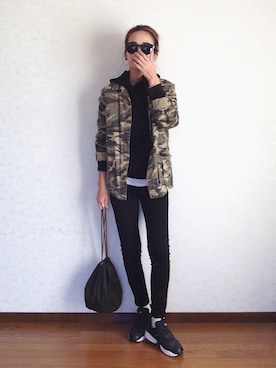 「ALLUMER（アリュメール）のアイテム（Tシャツ/カットソー）」を使った、みーさん（レディース・171cm）の秋コーディネート