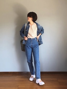 「部屋撮り」｜「アイテム（デニムジャケット）」を使った、みーさん（レディース・171cm）の春コーディネート
