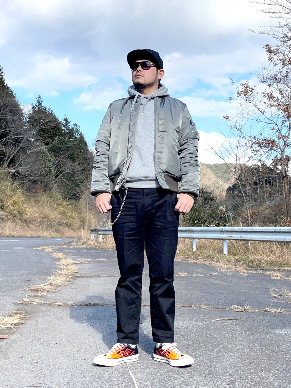「ALPHAのアイテム（ミリタリージャケット、グリーン系）」を使った、aliasremix0210さん（メンズ・175cm）の冬コーディネートの1枚目の写真