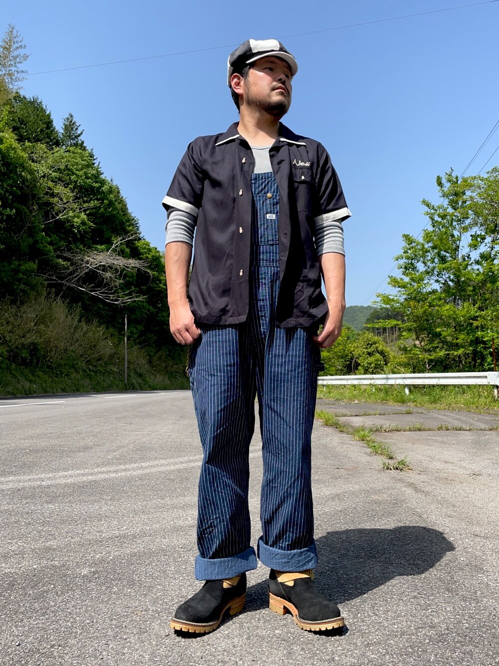 「アメカジ、ボウリングシャツ、ボーリングシャツ、オーバーオール、ウォバッシュ、エンジニアブーツ、ウエスコ、lee」｜「HOUSTONの【HOUSTON】ボーリングシャツ(HOTROD)（シャツ/ブラウス、ブラック系）」を使った、aliasremix0210さん（メンズ・175cm）の春コーディネートの1枚目の写真