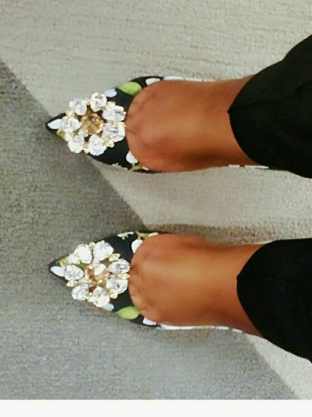 「Floral print、Designer、formalcasual、SaksFifthAvenue」｜「Dolce &Gabbanaのアイテム（パンプス、その他）」を使った、Tamahquaさん（レディース・170cm）の秋コーディネートの1枚目の写真