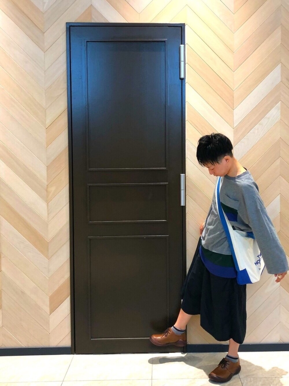 「FRAPBOIS、THE NORTH FACE、Paul Smith、Re:getA、Apple Watch、秋コーデ、ゆるコーデ、ガウチョパンツ、ユニセックス、差し色（青）」｜「FRAPBOISのオーバーラップ（Tシャツ/カットソー、グレー系）」を使った、◎みつ◎さん（メンズ・169cm）の秋コーディネートの1枚目の写真