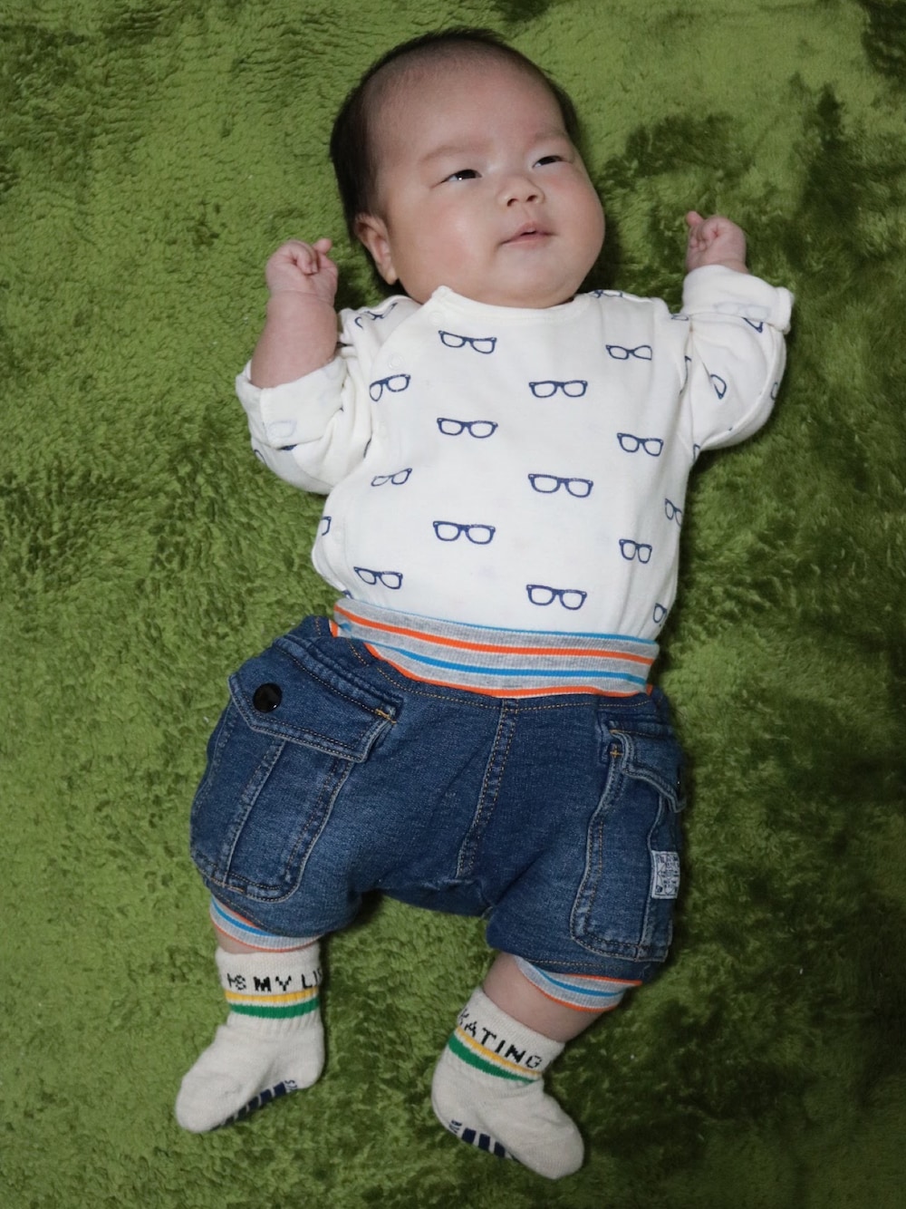 「babygap、F.O.KIDS、F.O.Online Store、生後1ヶ月、生後56日、キッズコーデ、ベビーコーデ、おんなのこ、女の子、kids」｜「babyGAPのアイテム（肌着、ホワイト系）」を使った、ぶうさん（キッズ・80cm）の夏コーディネートの1枚目の写真