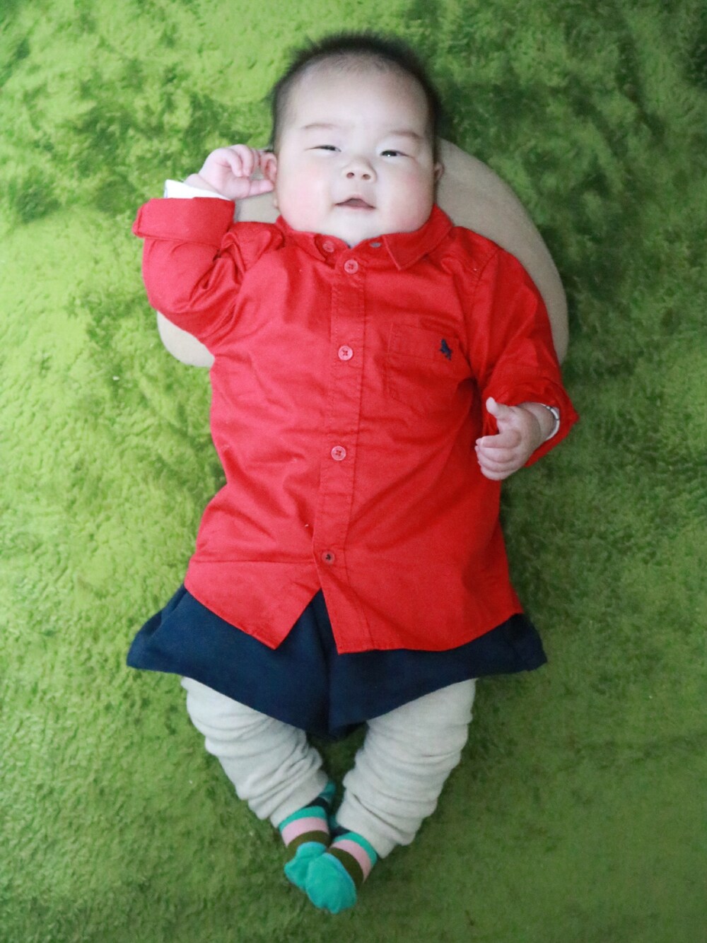 「生後3ヶ月、生後116日、H&M、アカチャンホンポ、赤ちゃん本舗、happy socks、ベビーコーデ、キッズコーデ、女の子、おんなのこ」｜「H&Mのアイテム（シャツ/ブラウス、レッド系）」を使った、ぶうさん（キッズ・80cm）の夏コーディネートの1枚目の写真