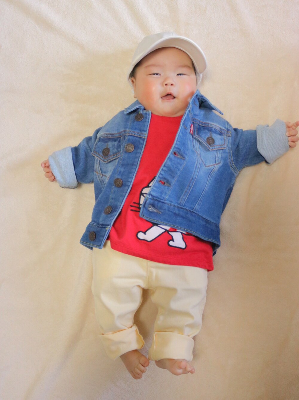 「しまむら、UNIQLO、ユニクロ、BREEZE、ベビーコーデ、キッズコーデ、キッズファッション、おんなのこ、女の子」｜「しまむらのアイテム（キャップ、ホワイト系）」を使った、ぶうさん（キッズ・80cm）の夏コーディネートの1枚目の写真