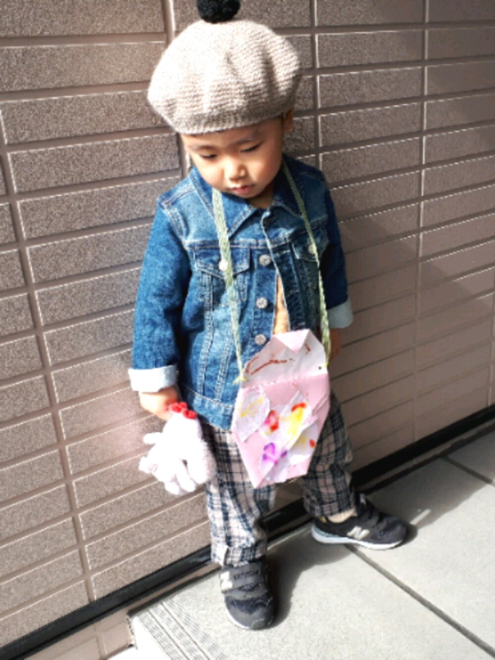 「キッズファッション、男の子コーデ、チェックパンツ、秋コーデ、2歳、男の子、90cm、おしゃれさんと繋がりたい、プチプラコーデ、monmimi」｜「GAPのスーパーデニムジャケット（Fantastiflex）（デニムジャケット、ブルー系）」を使った、iroさん（キッズ・90cm）の秋コーディネートの1枚目の写真