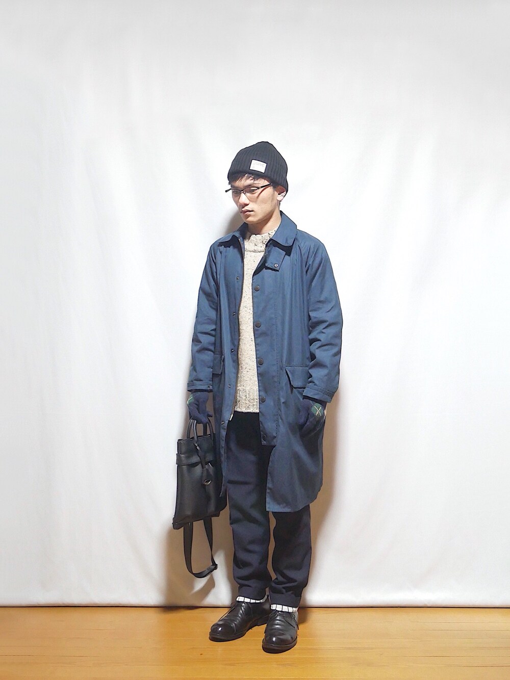 「低身長、低身長コーデ、低身長男子、JW Anderson x UNIQLO、ニットキャップ、モックネック、ステンカラーコート、春コート、ヘルメットバッグ、手袋」｜「ブログ・YouTubeのアイテム（その他、その他）」を使った、小柄の小松@162cmさん（メンズ・162cm）の冬コーディネートの1枚目の写真