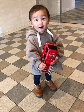 「プルオーバーパーカー」｜「アイテム（ブーツ）」を使った、Maaamiさん（キッズ・80cm）の秋コーディネート