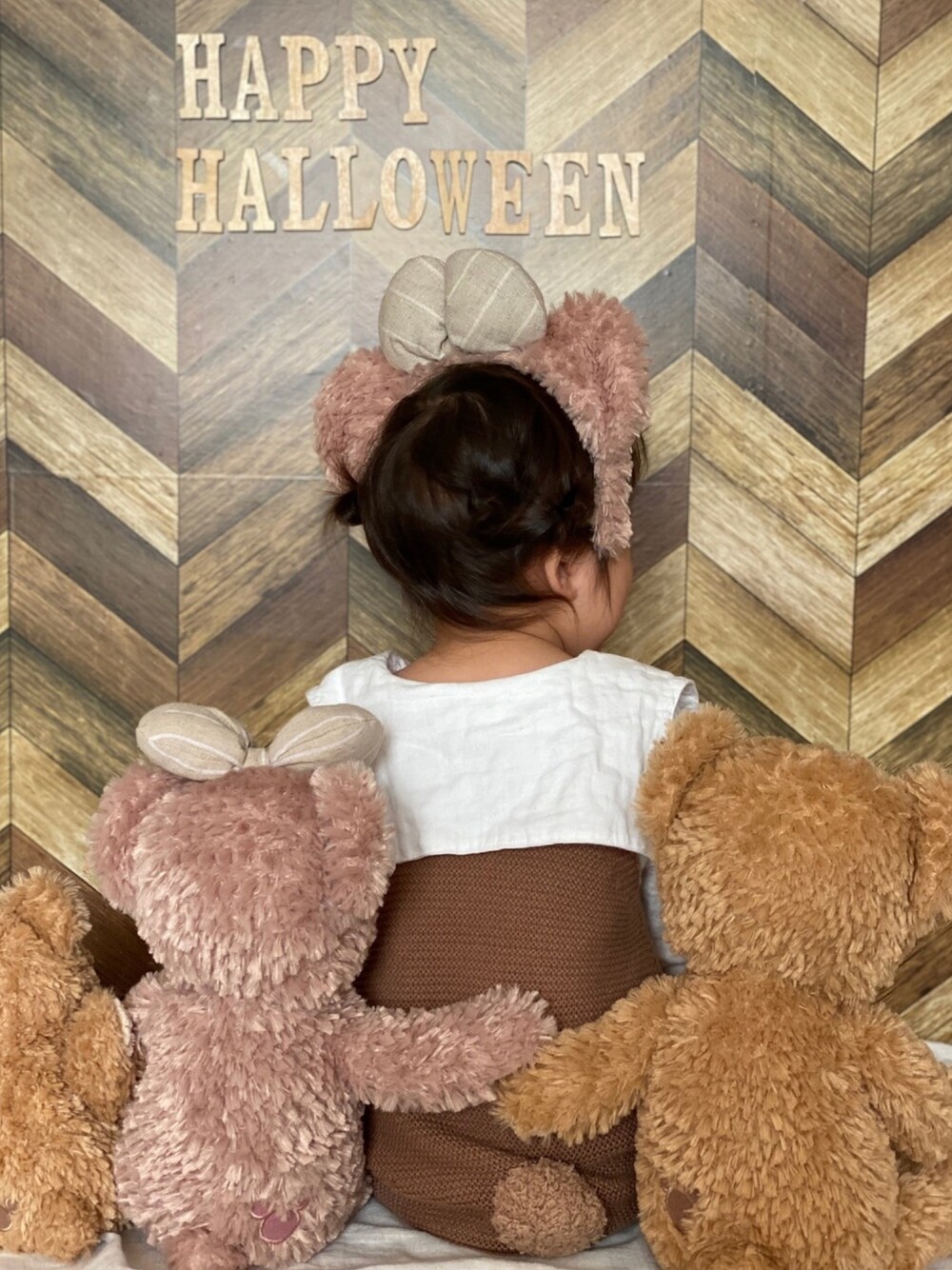 「wearhalloween2019、ハロウィン、ディズニー、ダッフィー、セーラーカラー、ハンドメイド、サロペット、テータテート、ニットサロペット、女の子」｜「teteateteのアイテム（サロペット/オーバーオール、ブラウン系）」を使った、skskさん（キッズ・80cm）の秋コーディネートの1枚目の写真