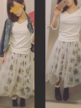 「GU（ジーユー）のアイテム（Tシャツ/カットソー、ホワイト系）」を使った、a__m54さん（レディース）の春コーディネート