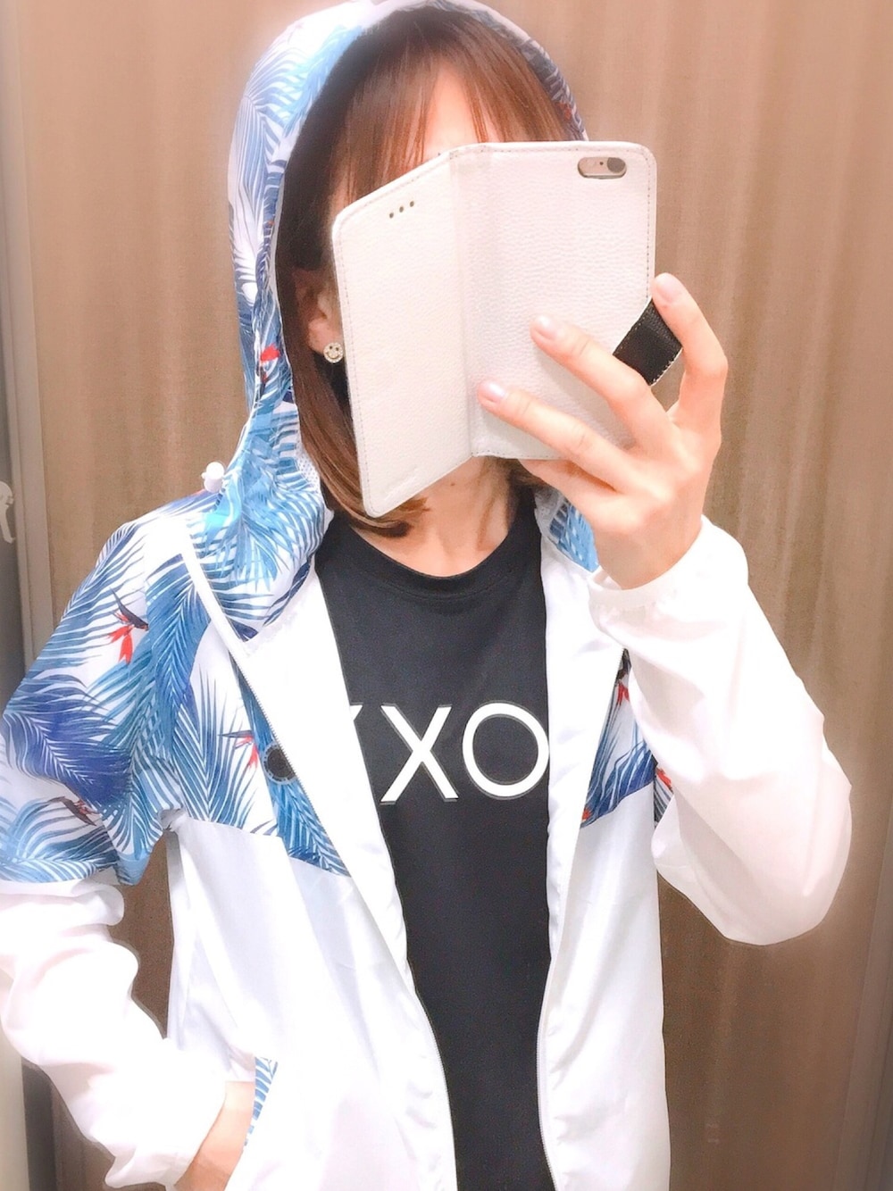 「スポーツウェア、ROXY」｜「ROXYのアイテム（ジャケット/アウター、ホワイト系）」を使った、Cさん（レディース・154cm）の春コーディネートの1枚目の写真