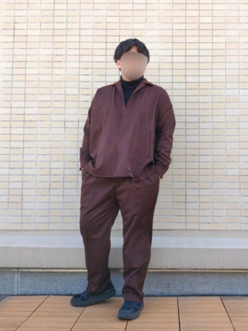 「セットアップ、ゆるコーデ、ゆるカチ、黒スニーカー、モード、韓国ファッション、シンプルスタイル、LANTIKI、春コーデ、カラーパンツ」｜「BASISBROEKの【BASIS BROEK】ACIE（その他パンツ、ブラウン系）」を使った、you_woodsさん（メンズ・170cm）の春コーディネートの1枚目の写真