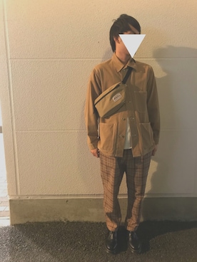 「GLOBAL WORK（グローバルワーク）のアイテム（ショルダーバッグ、ベージュ系）」を使った、meganeさん（メンズ・170cm）の秋コーディネート