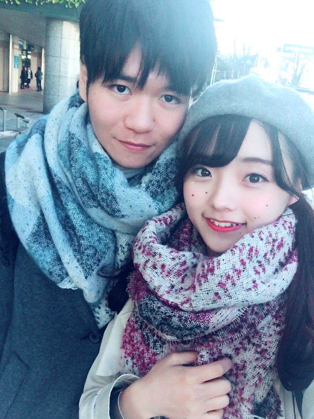 その他のマフラーを着用したレディースの冬コーディネートの1枚目の写真