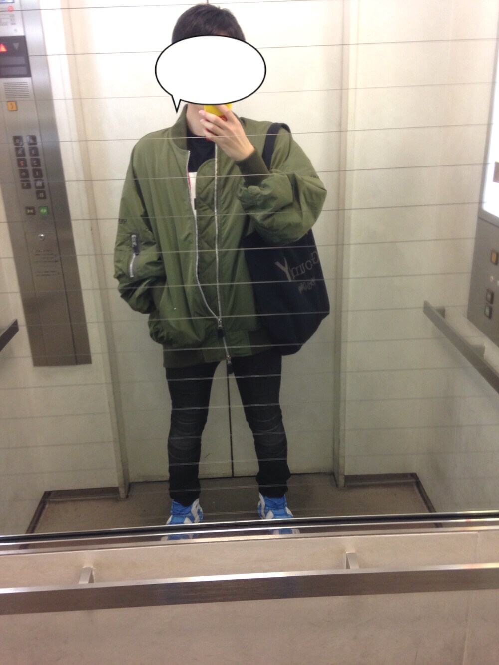 「モアテン、ニールバレット、g.v.g.v.、MA-1、トートバッグ、GROUND Y、NIKE、スニーカー」｜「ground Yのアイテム（トートバッグ、ブラック系）」を使った、メジロマックイーン🐴さん（メンズ・177cm）の秋コーディネートの1枚目の写真