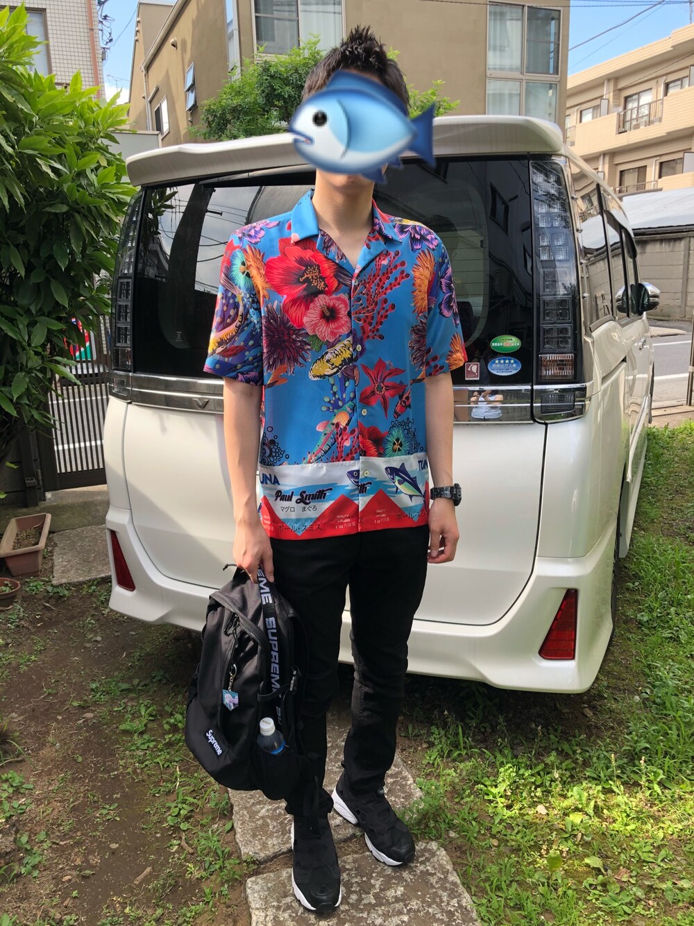 「マグロ、Paul Smith、アロハシャツ、デニム、reebok、スニーカー、supreme、バックパック、インスタポンプフューリー」｜「Paul SmithのKOI HAWAIAN MIX UP SHIRT / 183318 083SP（シャツ/ブラウス、ブルー系）」を使った、メジロマックイーン🐴さん（メンズ・178cm）の夏コーディネートの1枚目の写真
