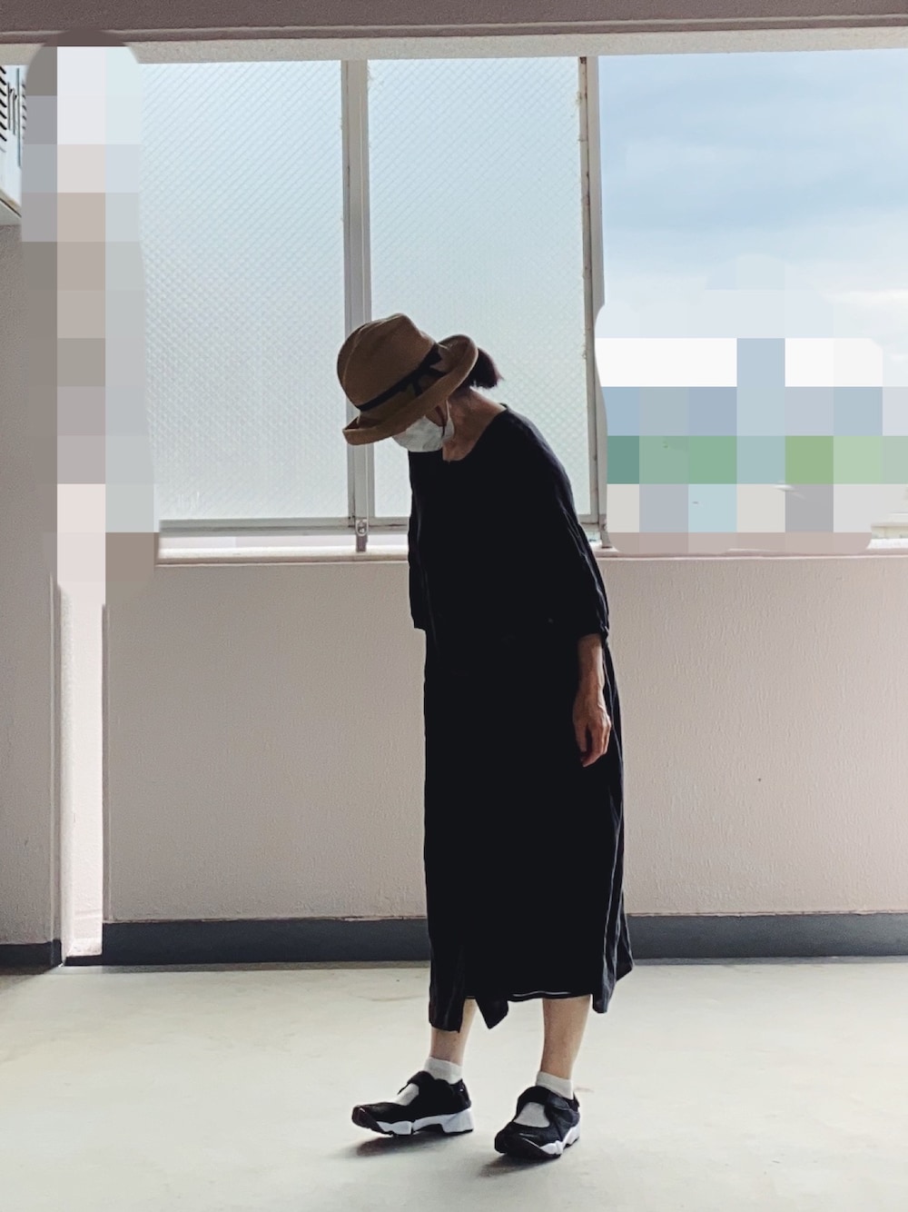 「ラクチンコーデ、休日スタイル、リラックススタイル、ootd、おしゃれさんと繋がりたい、ワンピース、シンプル、ナチュラル」｜「オオカミとフクロウのアイテム（ワンピース/ドレス、ブラック系）」を使った、c_o_c_oさん（レディース・158cm）の夏コーディネートの1枚目の写真