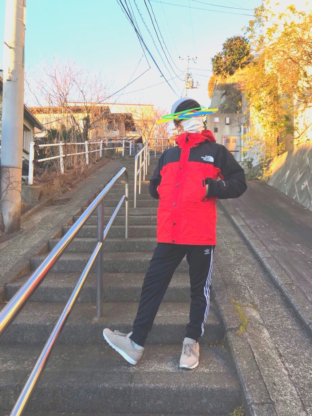 「今日のコーデ、マウンテンパーカー、THE NORTH FACE、adidas originals、reebok、鳥の声」｜「THE NORTH FACEのアイテム（マウンテンパーカー、レッド系）」を使った、bird voiceさん（メンズ・169cm）の冬コーディネートの1枚目の写真