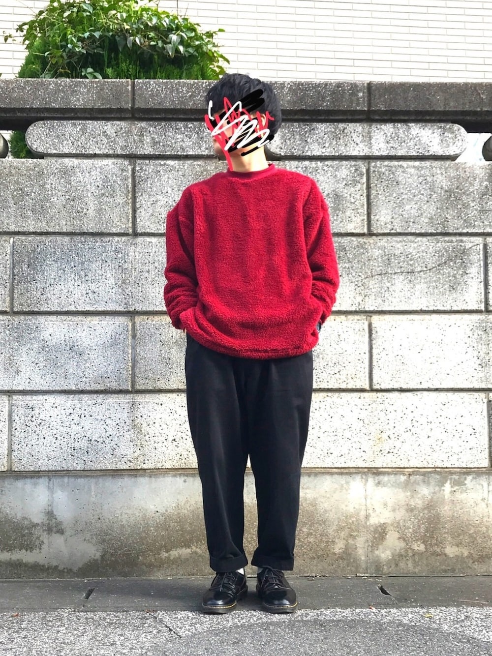 「シンプルおしゃれが好き、もこもこ、ワイドパンツ、鳥の声」｜「FREAK'S STOREの2タックバルーン マーセライズチノパンツ（その他パンツ、ブラック系）」を使った、bird voiceさん（メンズ・169cm）の秋コーディネートの1枚目の写真