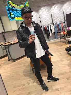 「バックプリント」｜「アイテム（ライダースジャケット）」を使った、DUKASHUNさん（メンズ・175cm）の秋コーディネート