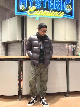 「HYSTERIC GLAMOUR（ヒステリックグラマー）のHYS WHISKY柄 刺繍キャップ（キャップ）」を使った、DUKASHUNさん（メンズ・175cm）の冬コーディネート