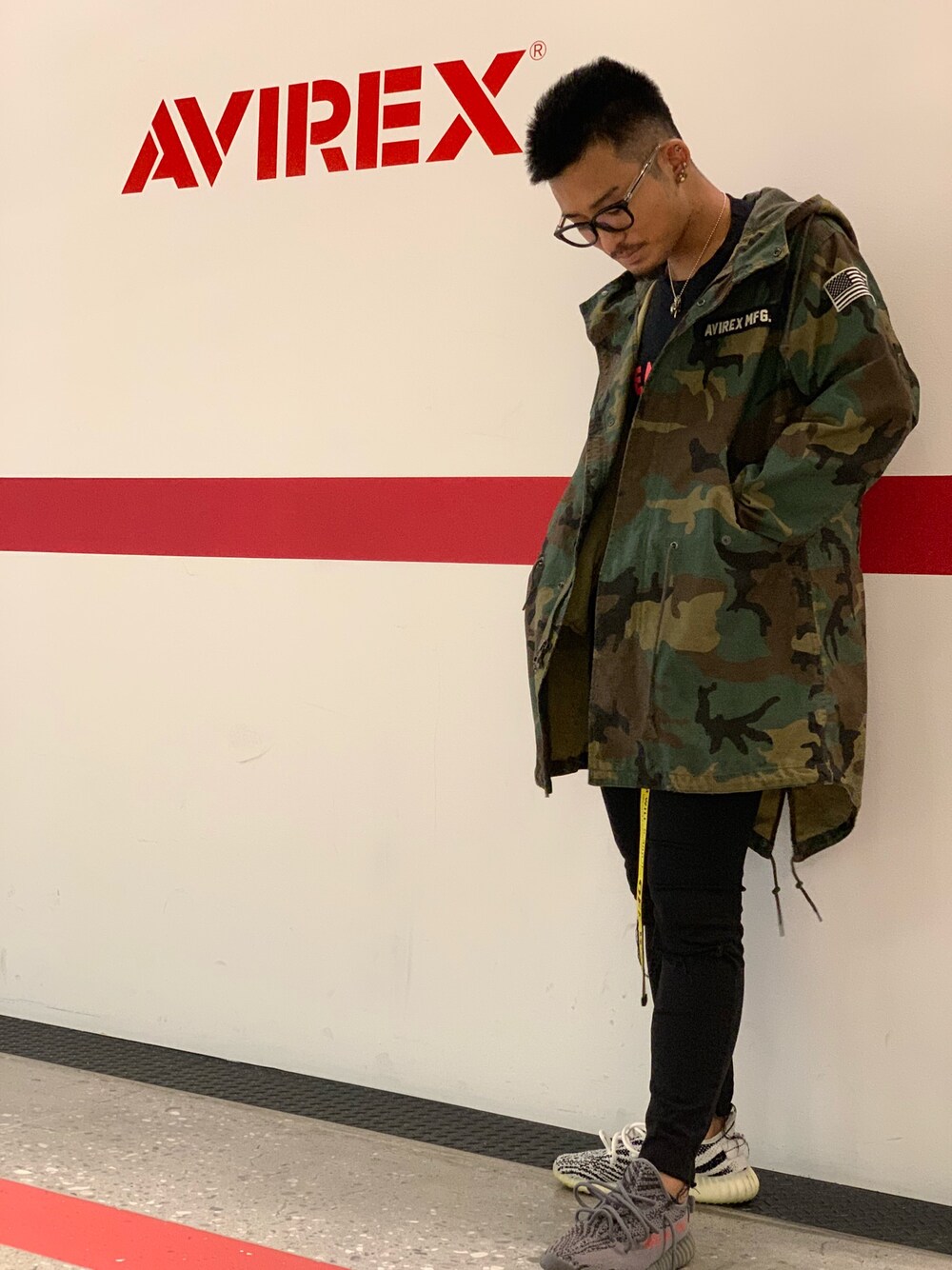 「スニーカー、ブラック、パーカー、AVIREX、大学生、fashion、ベルト、ootd、秋、秋コーデ」｜「AVIREXのAVIREX/アヴィレックス/ パッチドカスタム シェルパーカー/ PATCHED CUSTOM SHELL PARKA（モッズコート、その他）」を使った、Kentaさん（メンズ・166cm）の秋コーディネートの1枚目の写真