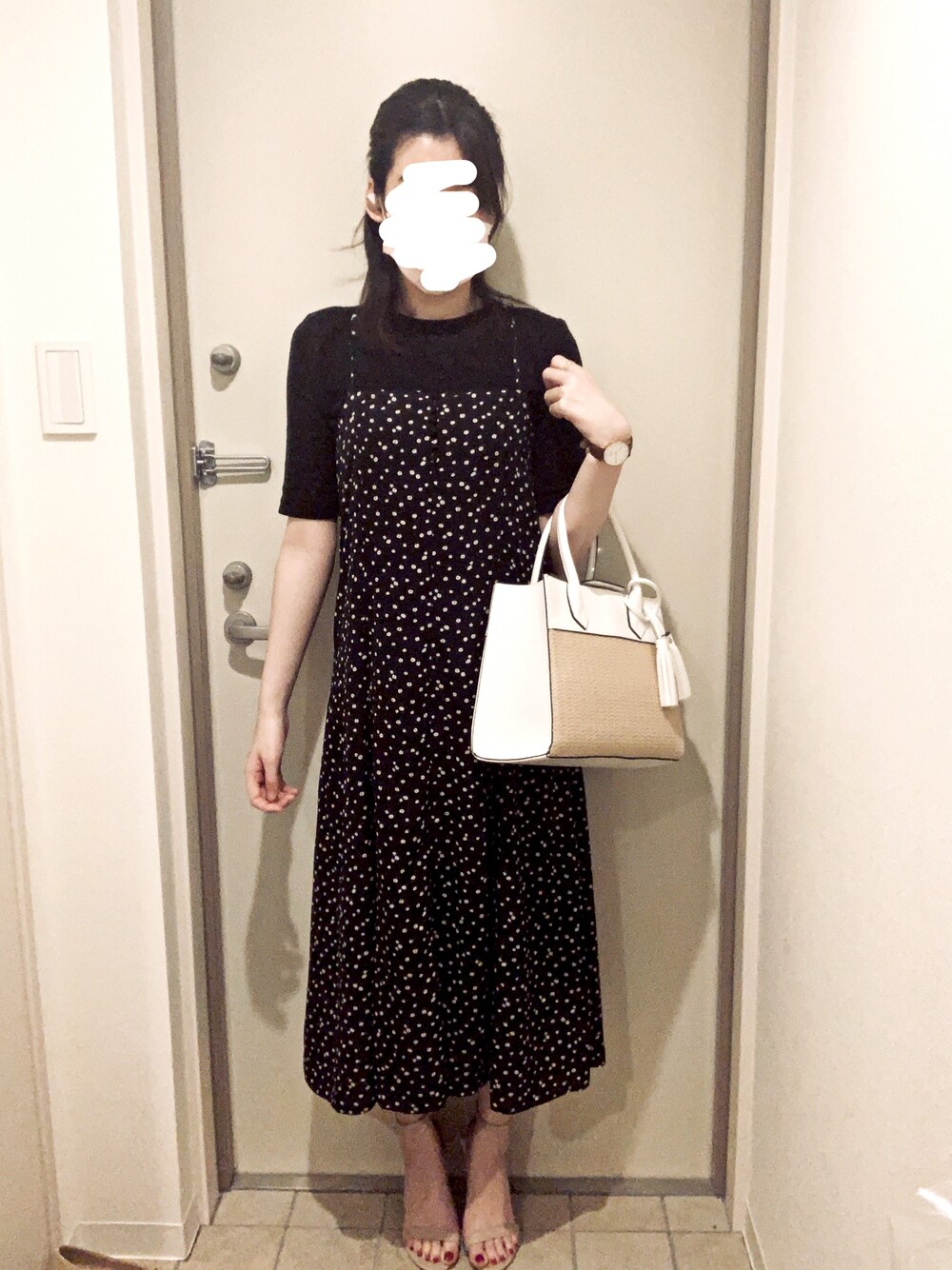 「花柄ワンピース、なつこーで、上品、だいがくせい、おとなっぽコーデ」｜「Heatherのデイジーガラキャミセットワンピース　881985（ワンピース、ブラック系）」を使った、polaris315さん（レディース・160cm）の夏コーディネートの1枚目の写真