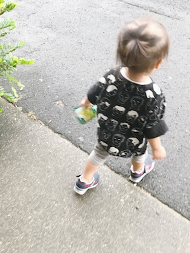 「僕のくろーぜっとのアイテム（Tシャツ/カットソー、ブラック系）」を使った、陽 菜 ❥︎さん（キッズ・80cm）の秋コーディネート