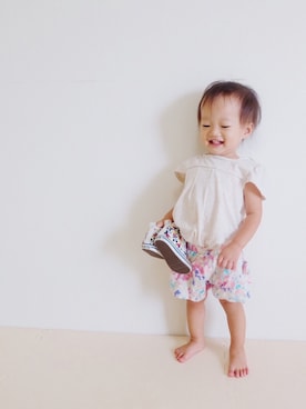 「西松屋（ニシマツヤ）のアイテム（Tシャツ/カットソー、ベージュ系）」を使った、陽 菜 ❥︎さん（キッズ・80cm）の秋コーディネート