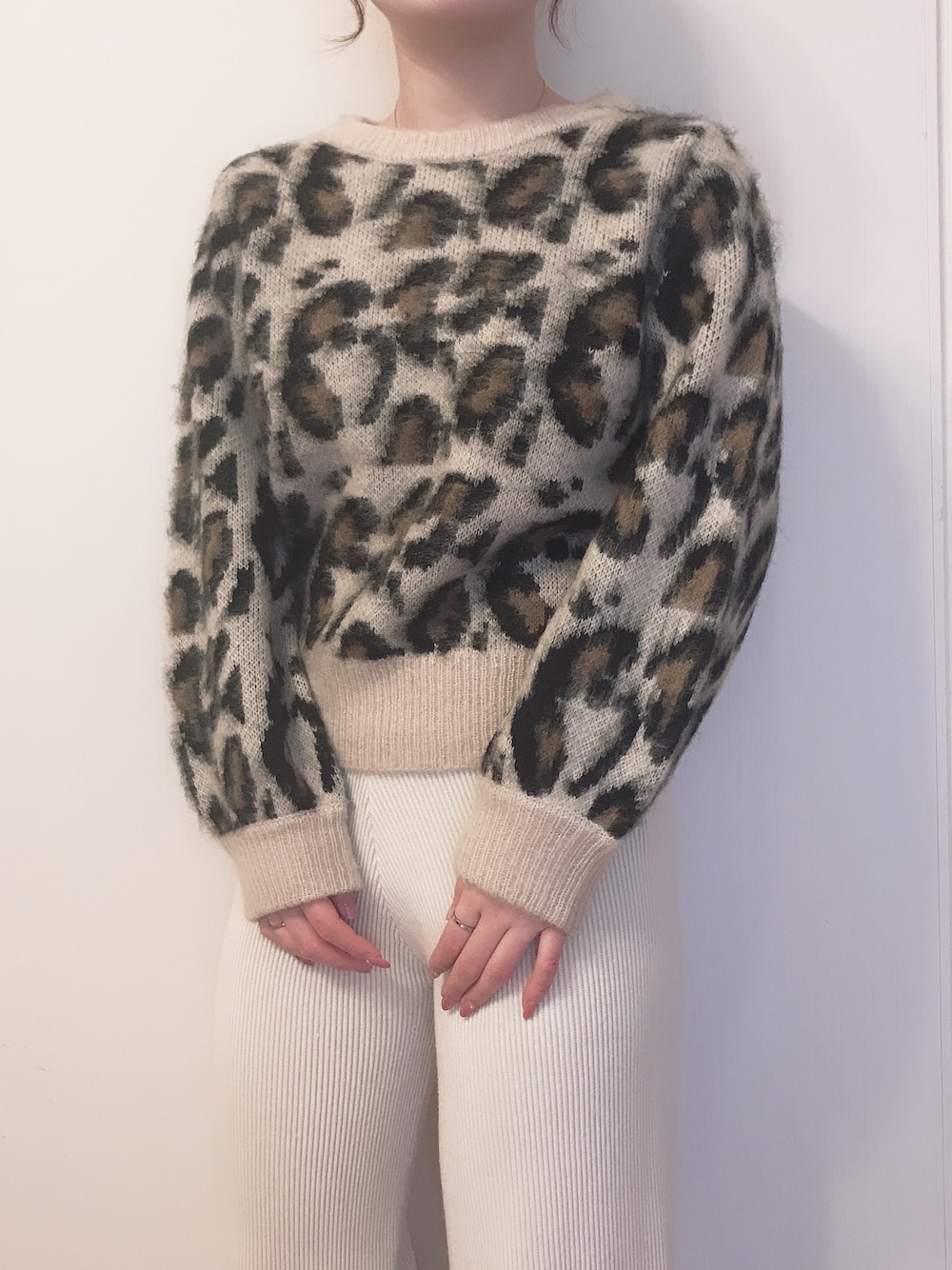 「初売りセールで買いました2019、プチプラ、レオパード、セーター、リブパンツ、パンツスタイル、今日のコーデ、おしゃれさんと繋がりたい、あったかコーデ、いいね、save、フォローお願いします🤑」｜「archivesのヒョウ柄ニットプルオーバー（ニット/セーター、ベージュ系）」を使った、𝓼𝓱𝓲𝓸さん（レディース・157cm）の冬コーディネートの1枚目の写真