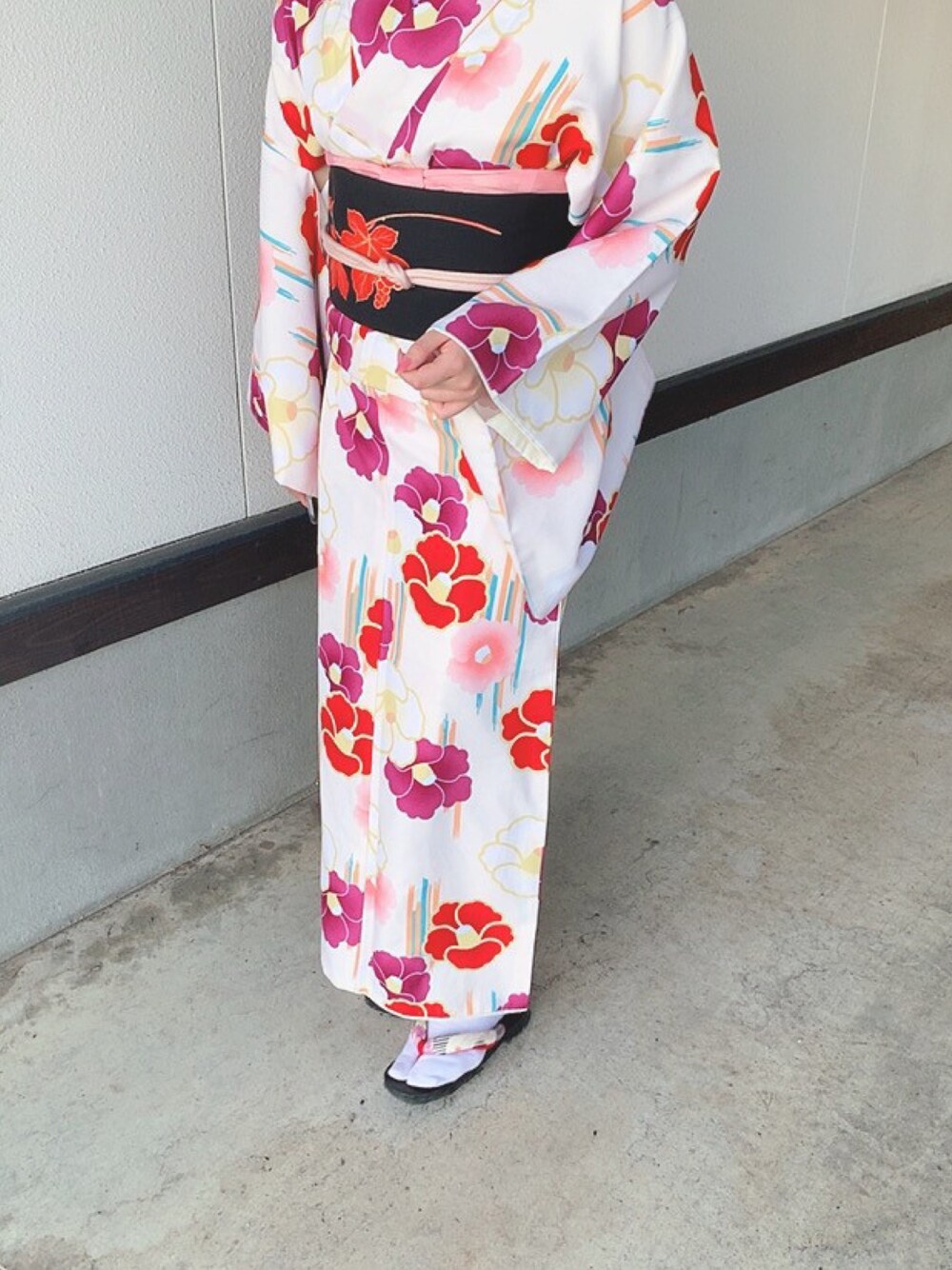 「秋田、武家屋敷、着物、お着物、浴衣、花柄、旅行、赤、ピンク、白」｜「秋田のお着物屋さんのアイテム（浴衣、レッド系）」を使った、𝓼𝓱𝓲𝓸さん（レディース・157cm）の夏コーディネートの1枚目の写真