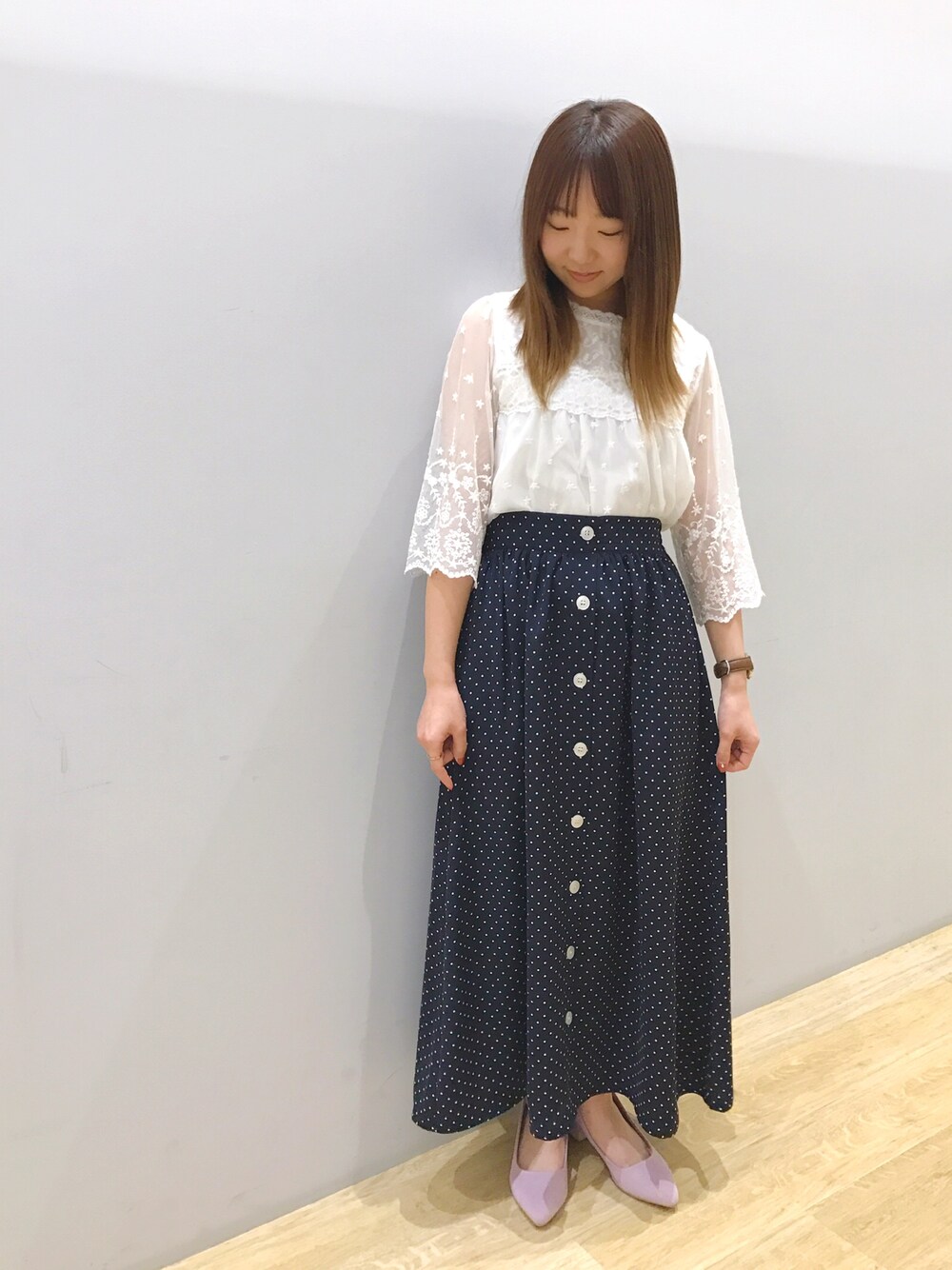 「レース、スカート、ドット、earth music&ecology、春コーデ、プチプラ、低身長、チビーズ✳︎、パンプス、フレアスカート」｜「earth music&ecologyの・総刺繍レースプルオーバー（シャツ/ブラウス、ホワイト系）」を使った、Ushijawaさん（レディース・149cm）の春コーディネートの1枚目の写真